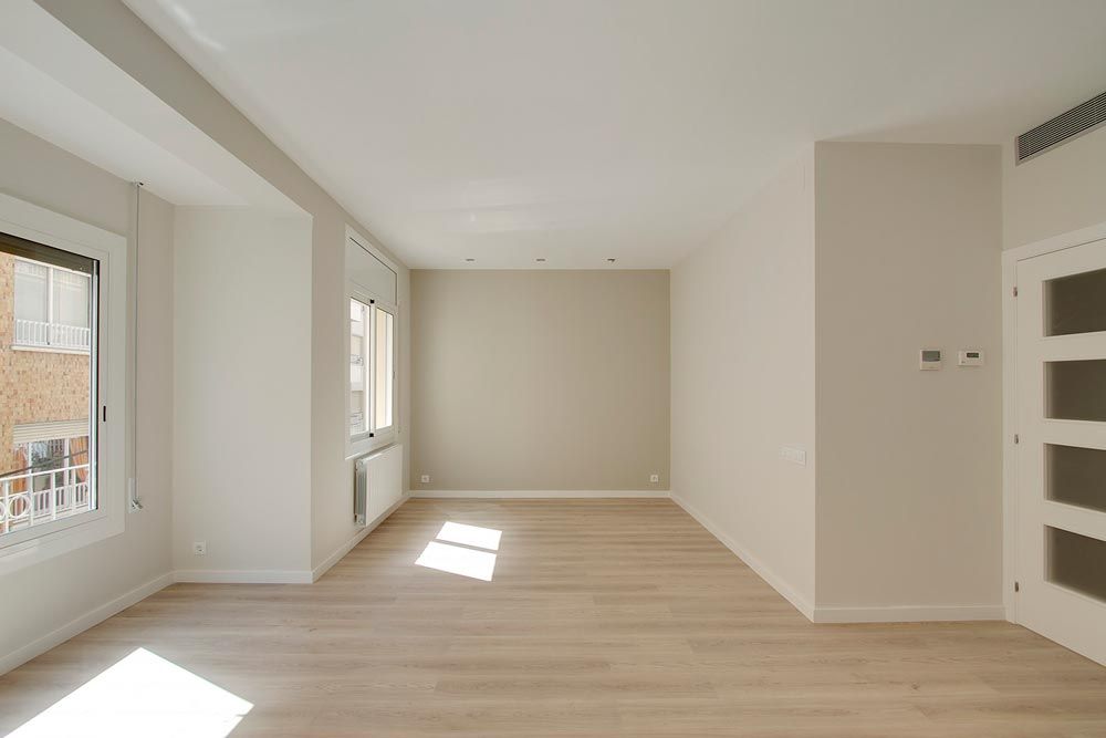 Interior reformado, suelo de tarima